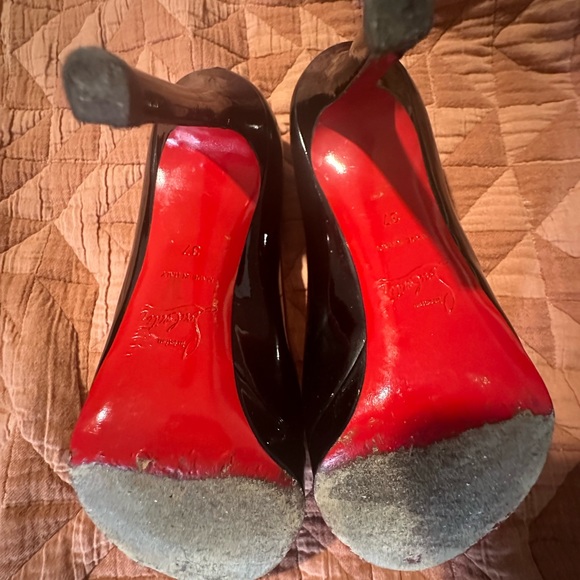 Authentic size 37 4in heel - Picture 8 of 8